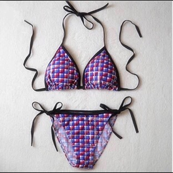 Bikini - Picture 3 of 3