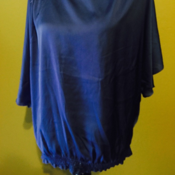 Gem shoulder blouse - Picture 2 of 3