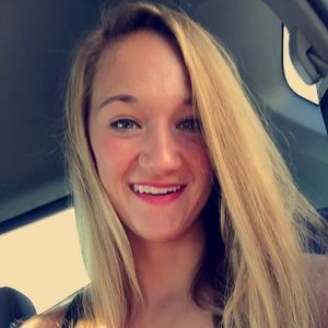 Meet your Posher, Alexis