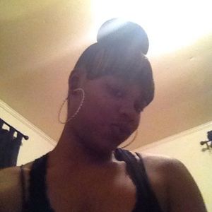 Meet your Posher, Danielle
