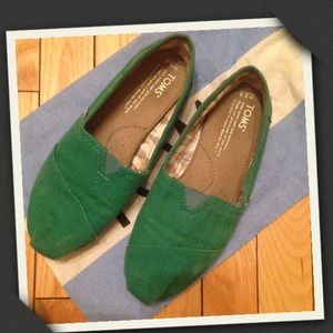 Tom's Green Canvas Shoes 6.5