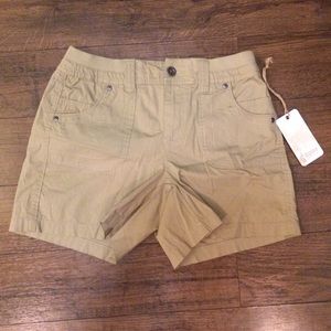 Alpine Designs sz 4 khaki shorts NWT