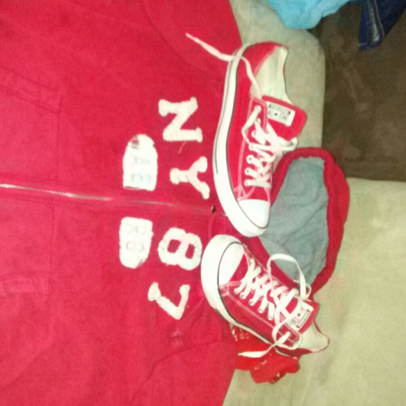 Chucks all star and aeropostale jacket