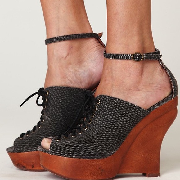 Jeffrey Campbell Regis Wedges size 10