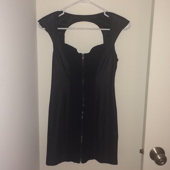 NWOT black dress from guess