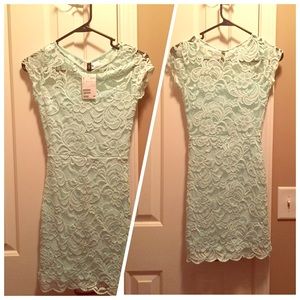 NWT Beautiful lace H&M light blue dress size 2
