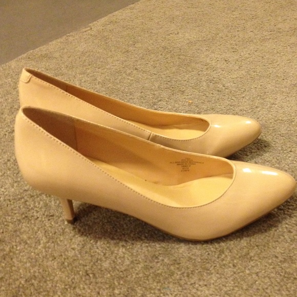 Nwt shoes - Picture 2 of 2