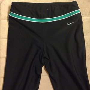 Nike women's athletic training/yoga pants
