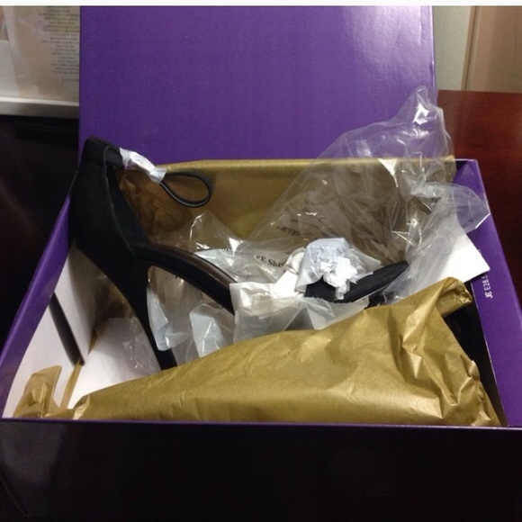 Nwt Madden Girl suede black heels - Picture 3 of 3