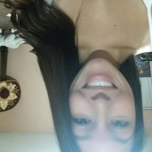 Meet your Posher, Genia