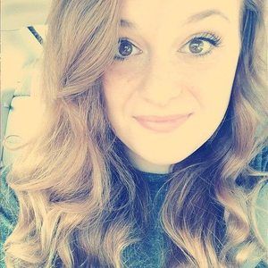 Meet your Posher, Carly