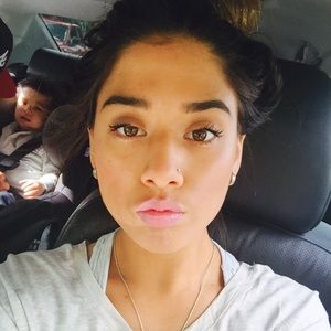 Meet your Posher, Noelle