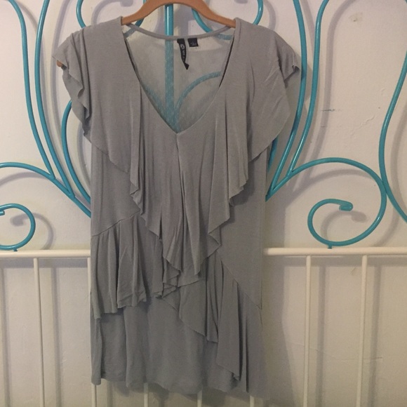 Fluttery Grey Sleeveless shirt
