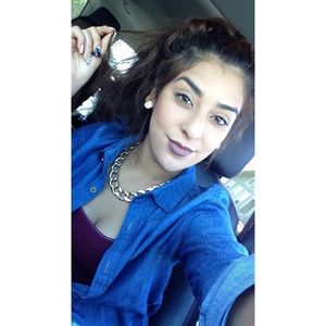 Meet your Posher, Esther