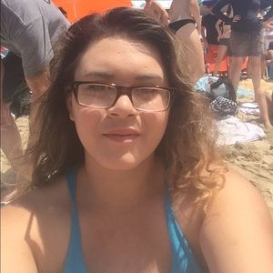 Meet your Posher, Elizabeth