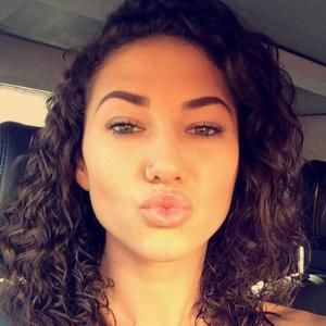 Meet your Posher, Savannah