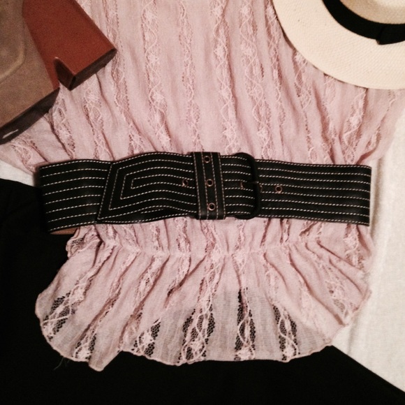 Black and cream striped belt