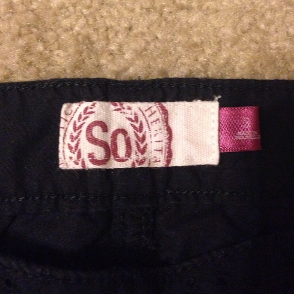 ❤️Black Eyelet Shorts❤️ - Picture 2 of 3