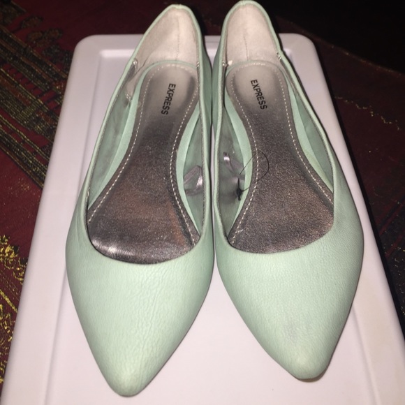BRAND NEW Mint flats from EXPRESS
