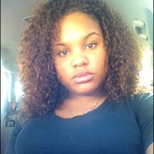 Meet your Posher, Danielle