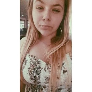 Meet your Posher, Danielle