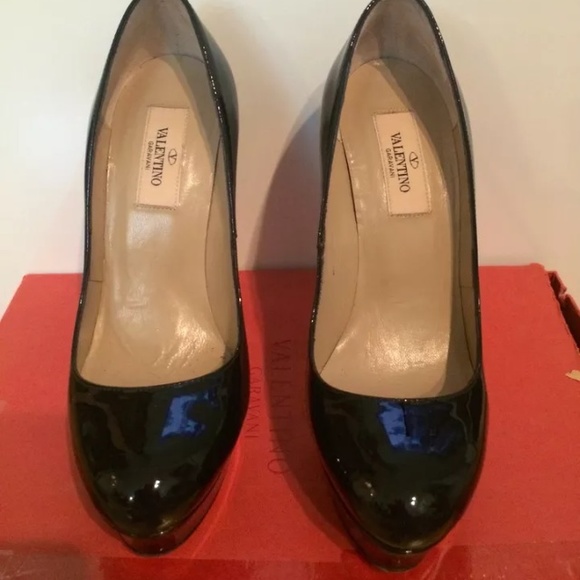 💠SOLD💠Valentino black slim stilettos - Picture 3 of 4