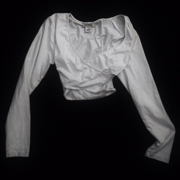 White medium, criss cross crop top long sleeve