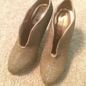 Brand New Chinese Laundry Gold Shinny Pumps