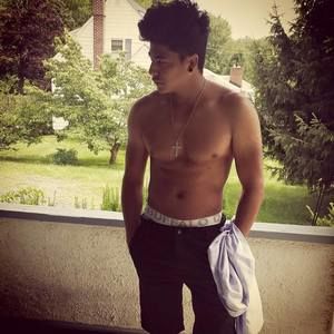 Meet your Posher, Hiroshi