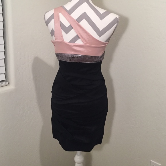 Dress - Picture 2 of 3