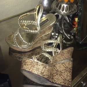 Size 8 Michael Antonio studio gold braided wedges