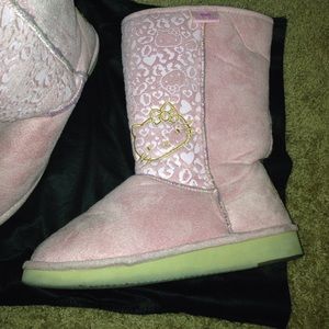 Hello kitty pink boots