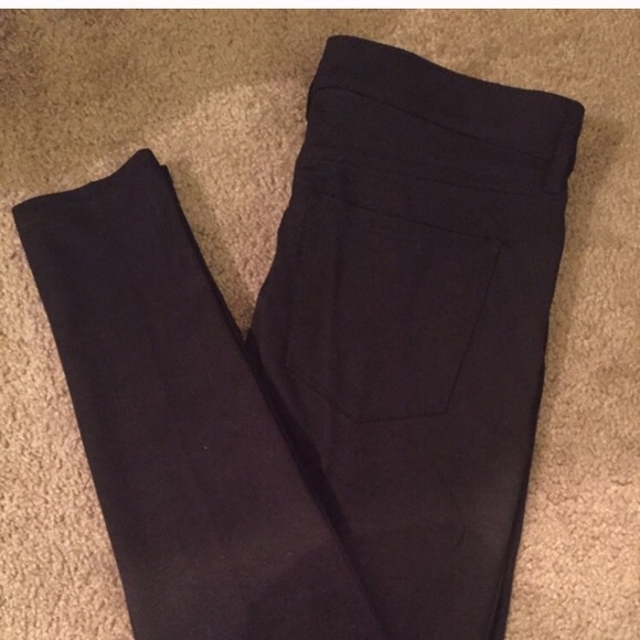 Skinny pants, black, never warn. Size misses