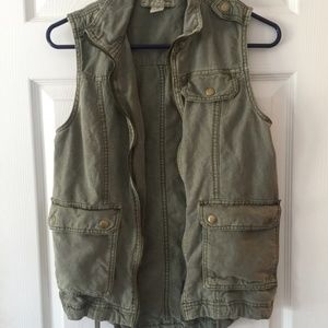 Never been worn Lucky Brand Vest!