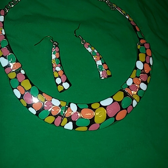 Fruuty pebble necklace
