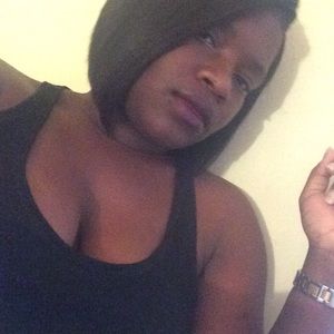 Meet your Posher, Kiya