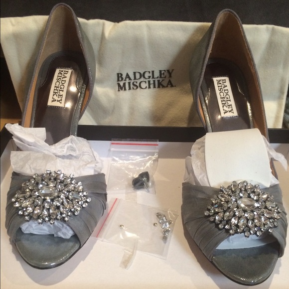 Badgley Mischka PEARSON SATIN EMBELLISHED PUMP - Picture 2 of 4