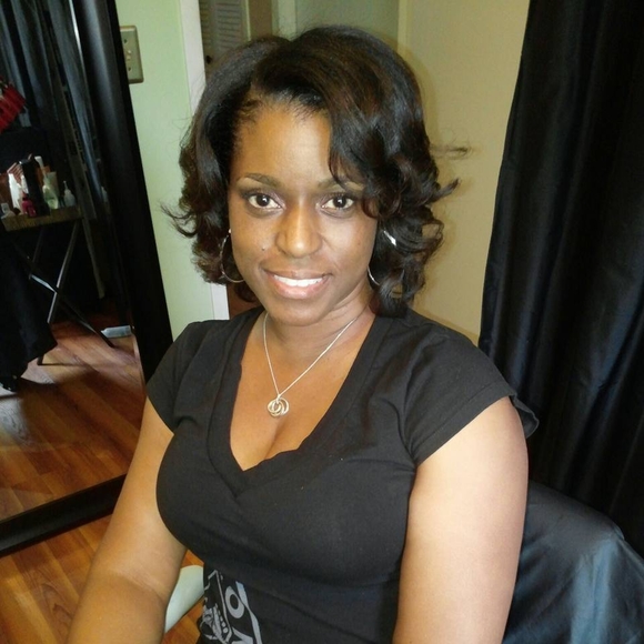 Meet your Posher, Velita