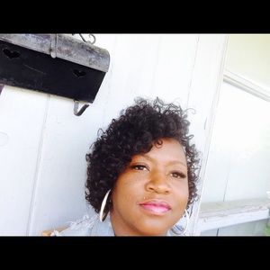 Meet your Posher, Niambi