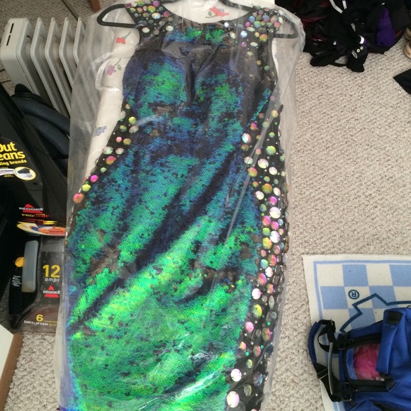 Homecoming dress - Picture 3 of 4