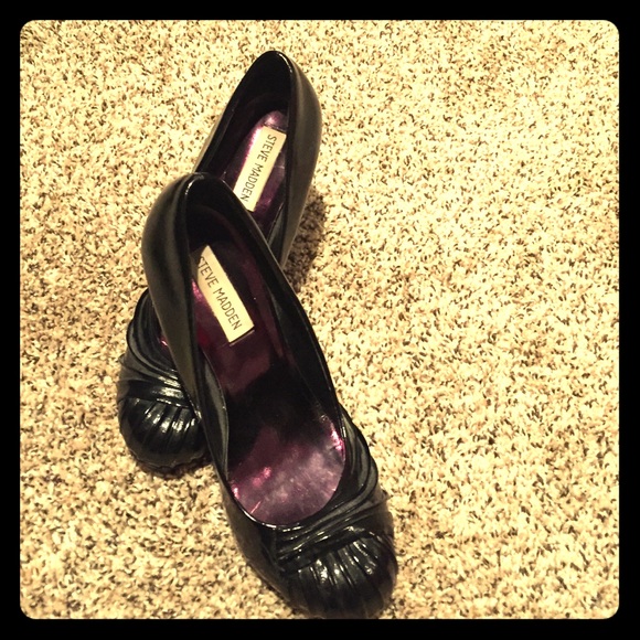 Steve Madden black patent leather heels.