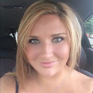 Meet your Posher, Katelyn