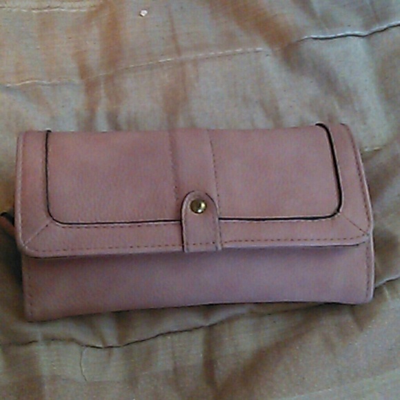 pink wallet