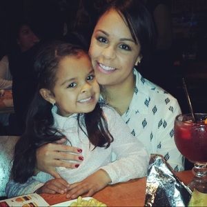 Meet your Posher, Elizabeth