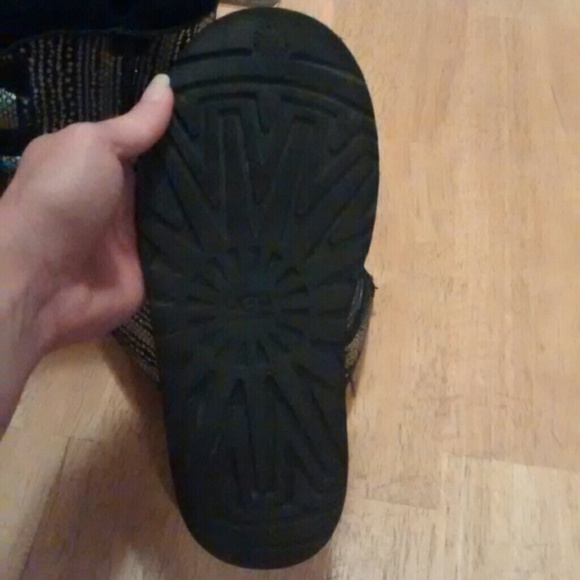 *SOLD*Girls UGG Boots - Picture 4 of 4