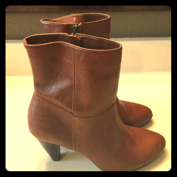 Short boots