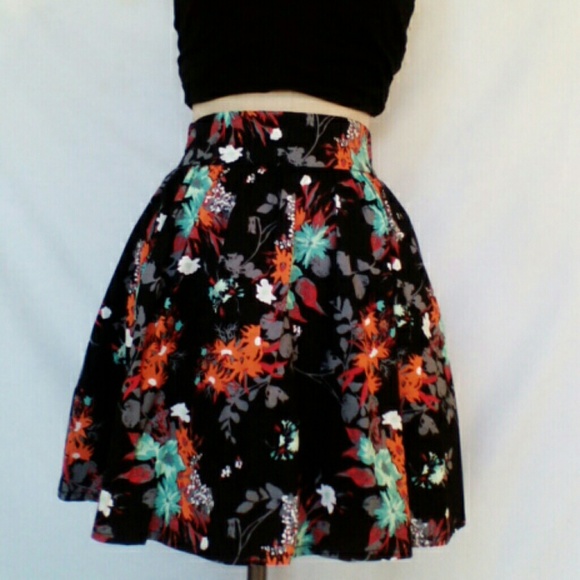 Multi floral skirt - Picture 1 of 2