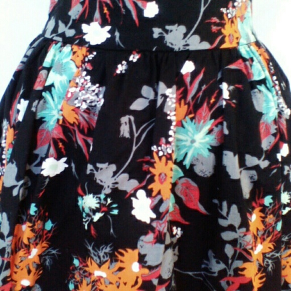 Multi floral skirt - Picture 2 of 2