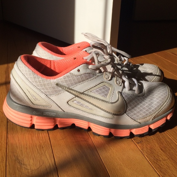 Coral Nike Fusions - Picture 1 of 4