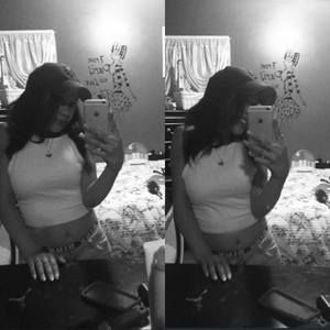 Meet your Posher, Desiree